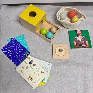 Lovevery “the inspector Playkit” (7-8 months2019 ) (PARTIAL KIT)